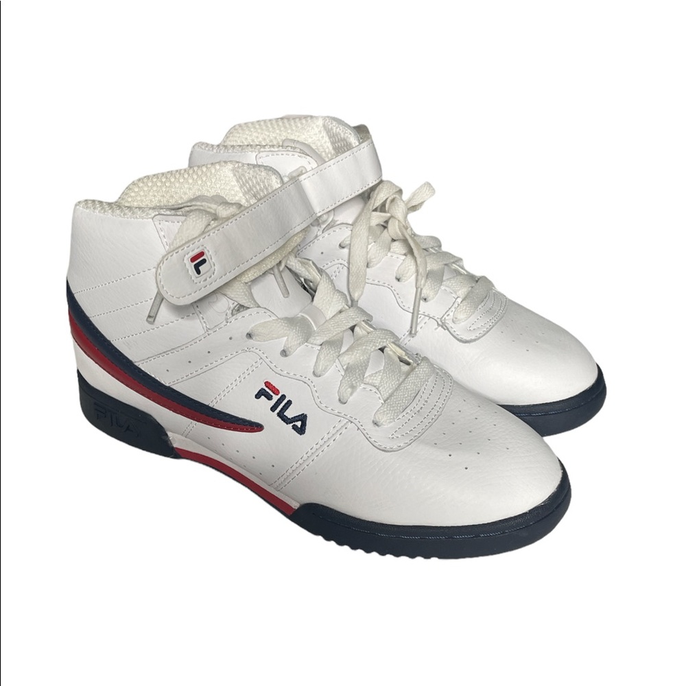 Fila 
Good Preowned Condition 
Size 7 boys 
White/navy/red